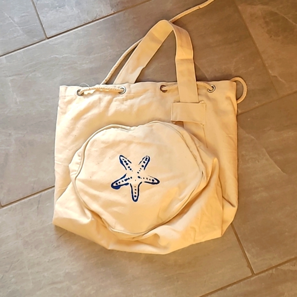 Beach duffle bag to hold all your accessories